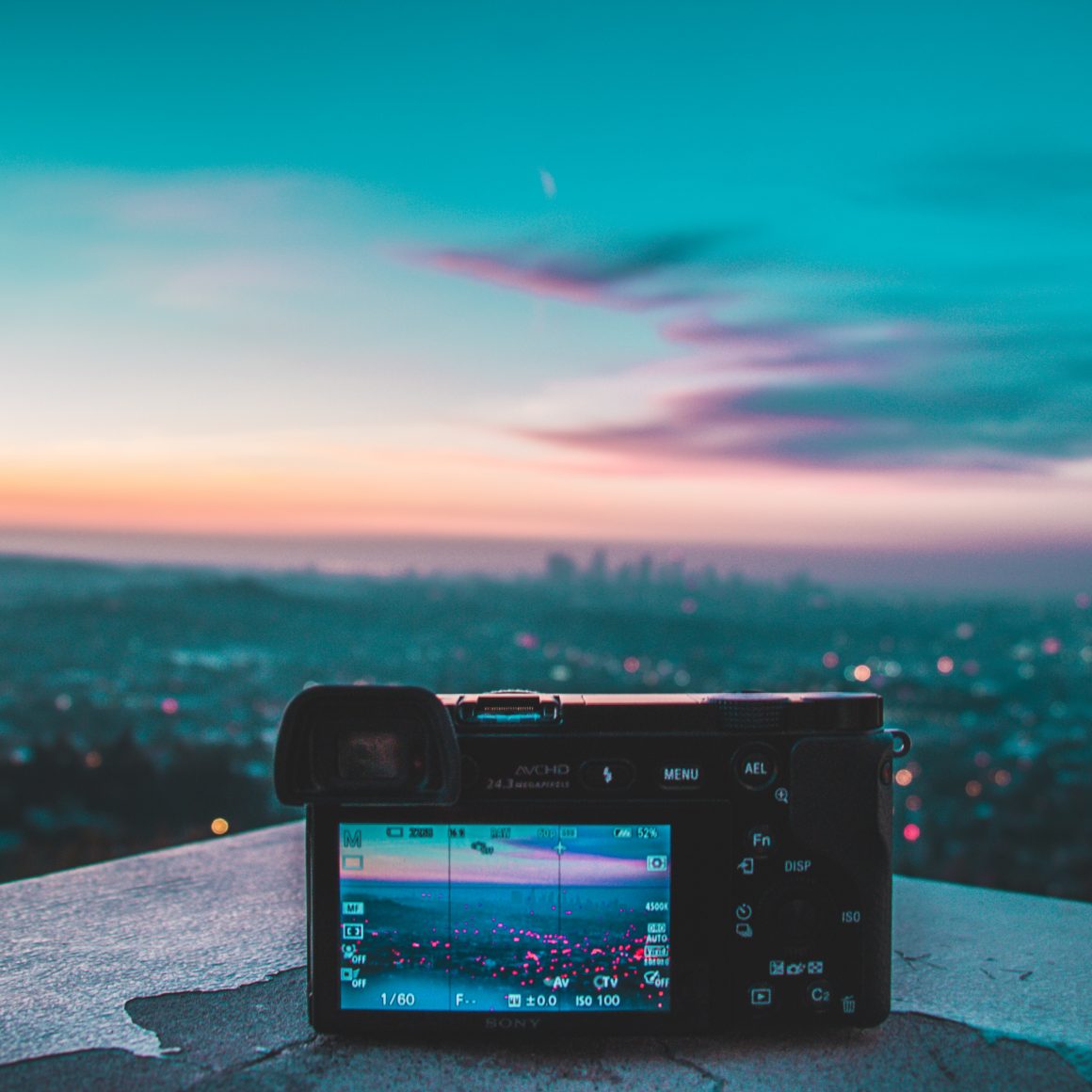 Read more about the article DSLR vs Mirrorless