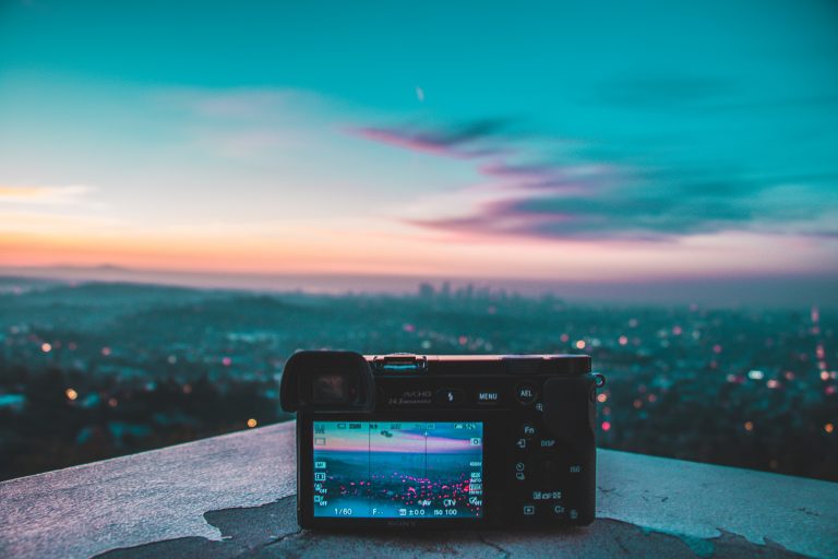 Read more about the article DSLR vs Mirrorless